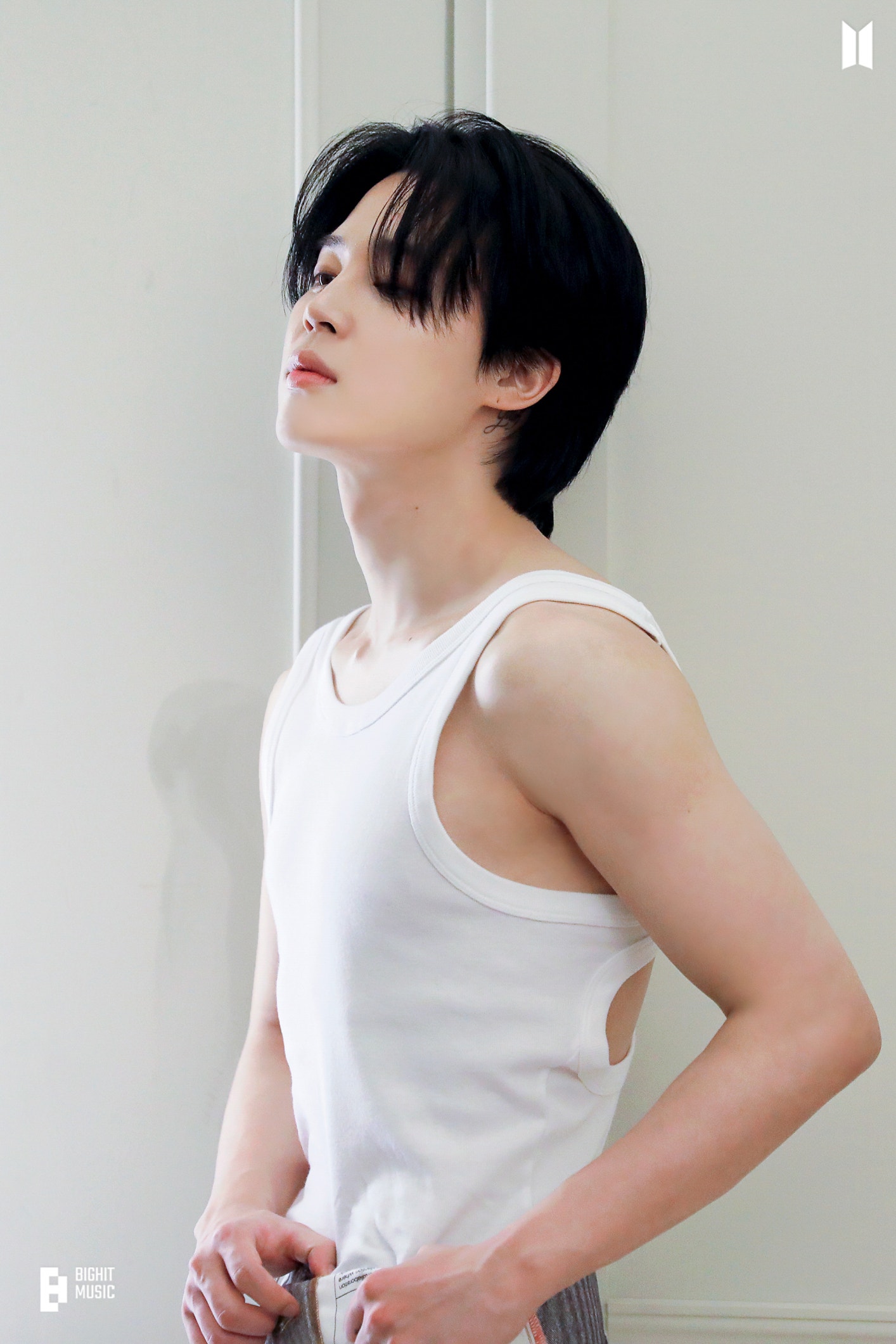 BTS Community Posts - ジミンのアルバム最高だよ🎵ジミンの魅力が溢れ出してるよ! 歌もダンスも髪型も黒髪も💕 三角筋も💪 ...