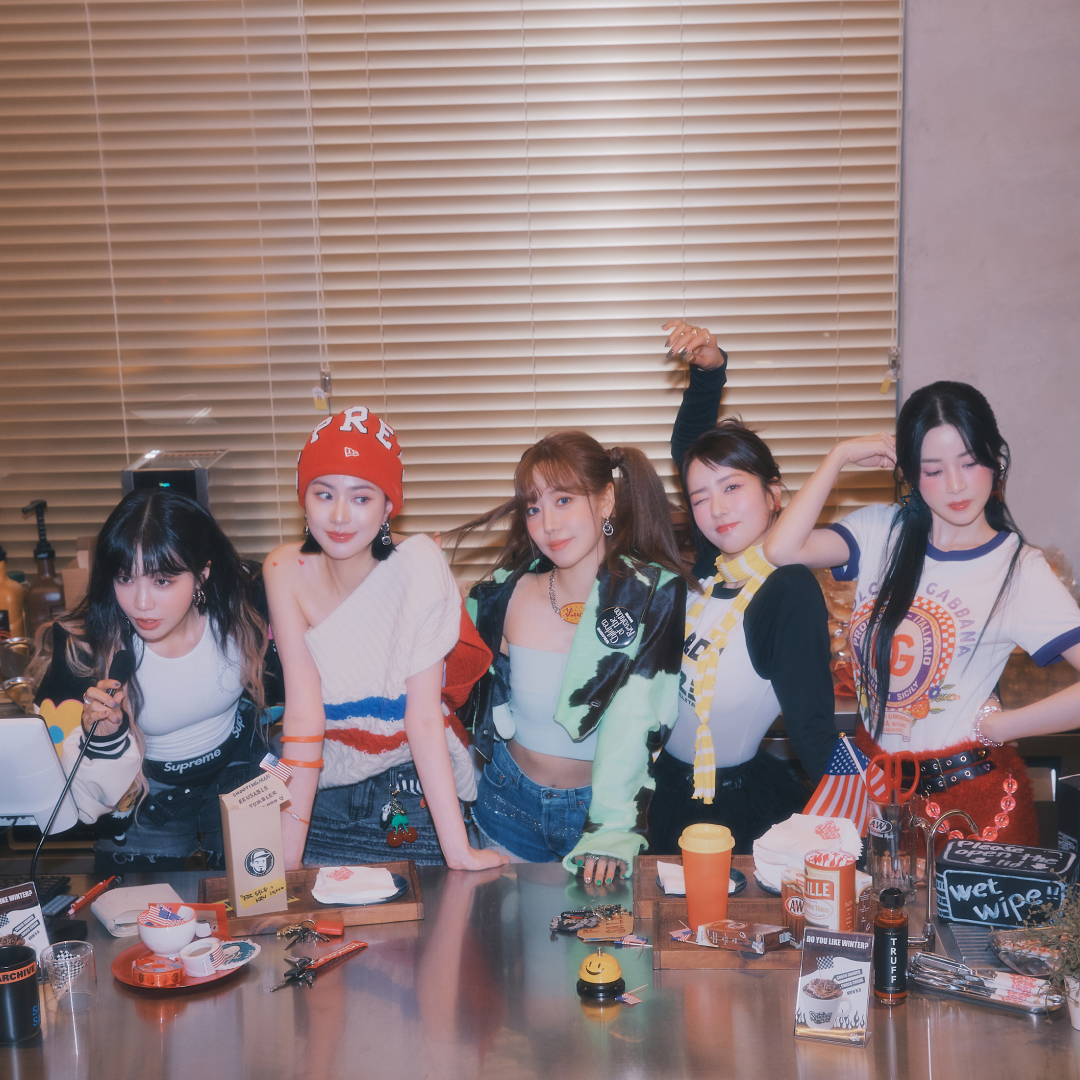 Apink Community Posts - 판다들 넷플릭스 '미시즈 해리스 파리에 가다' 너무 재밌어요..마음이 몽글몽글 .. - ChoRong Apink Community Posts - 판다들 넷플릭스 '미시즈 해리스 파리에 가다' 너무 재밌어요..마음이 몽글몽글 .. - Chorong